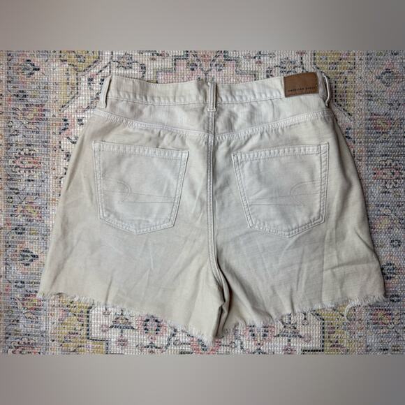 American Eagle Highest Rise Mom Cutoff distressed Shorts Tan Size 10 Women’s - Picture 5 of 5